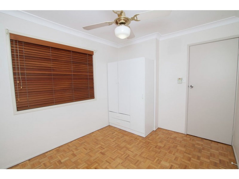 30 Prunda Parade, Raceview QLD 4305