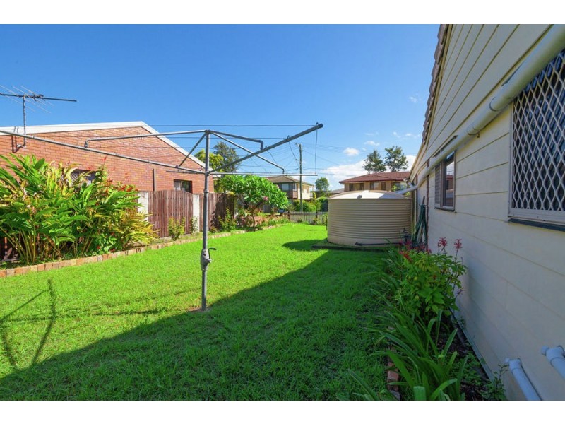 30 Prunda Parade, Raceview QLD 4305
