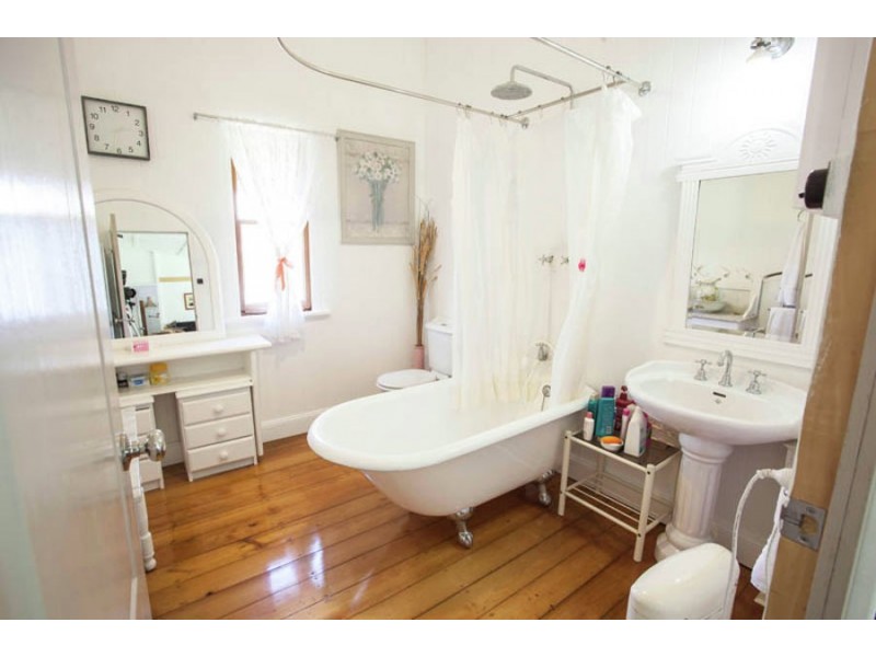 3 Macgregor Street, Woodend QLD 4305