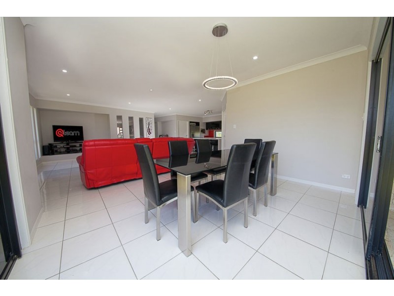 30 Waterfront Drive, Karalee QLD 4306