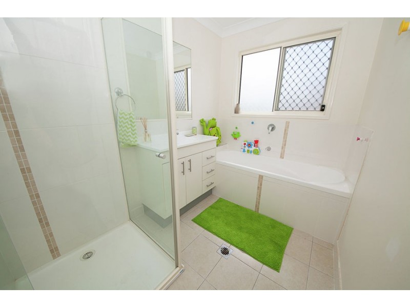 32 Chalmers Place, North Ipswich QLD 4305