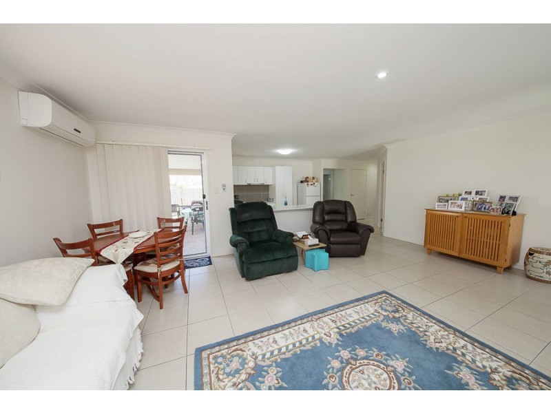 2/10 Belle Court, Redbank QLD 4301