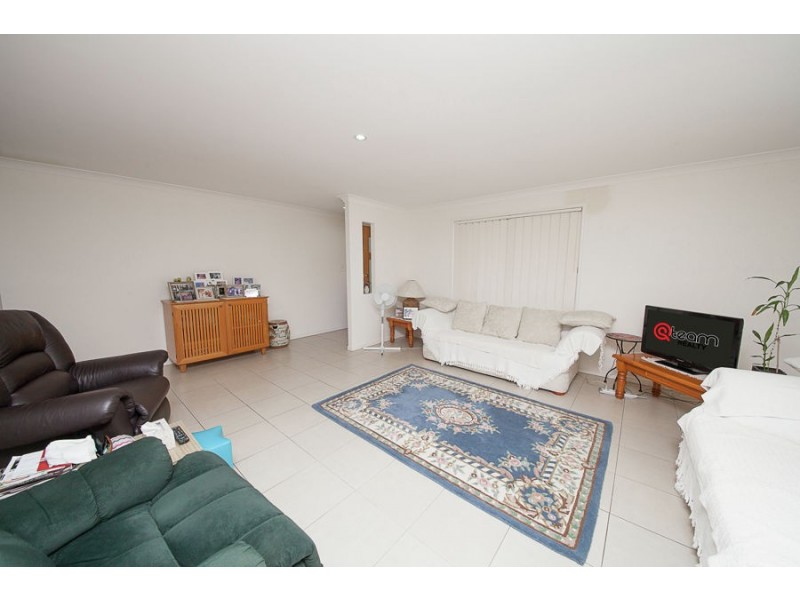 2/10 Belle Court, Redbank QLD 4301