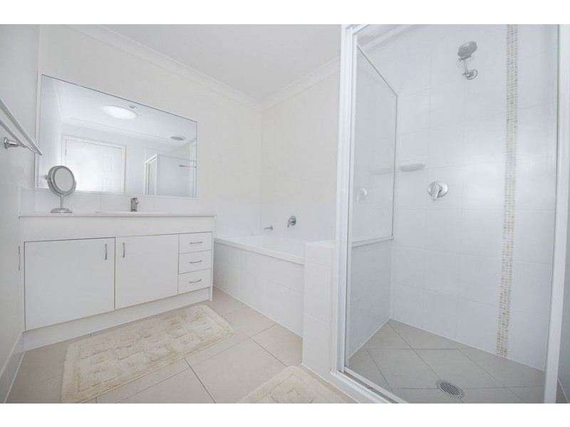 2/10 Belle Court, Redbank QLD 4301
