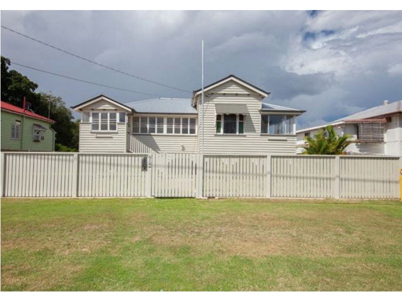 6 Shine Street, One Mile QLD 4305