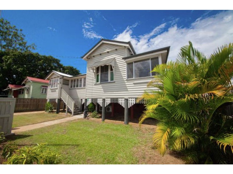 6 Shine Street, One Mile QLD 4305