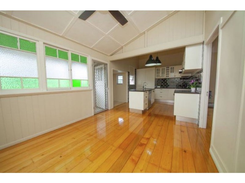 6 Shine Street, One Mile QLD 4305