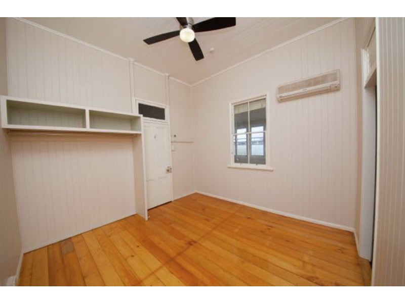 6 Shine Street, One Mile QLD 4305