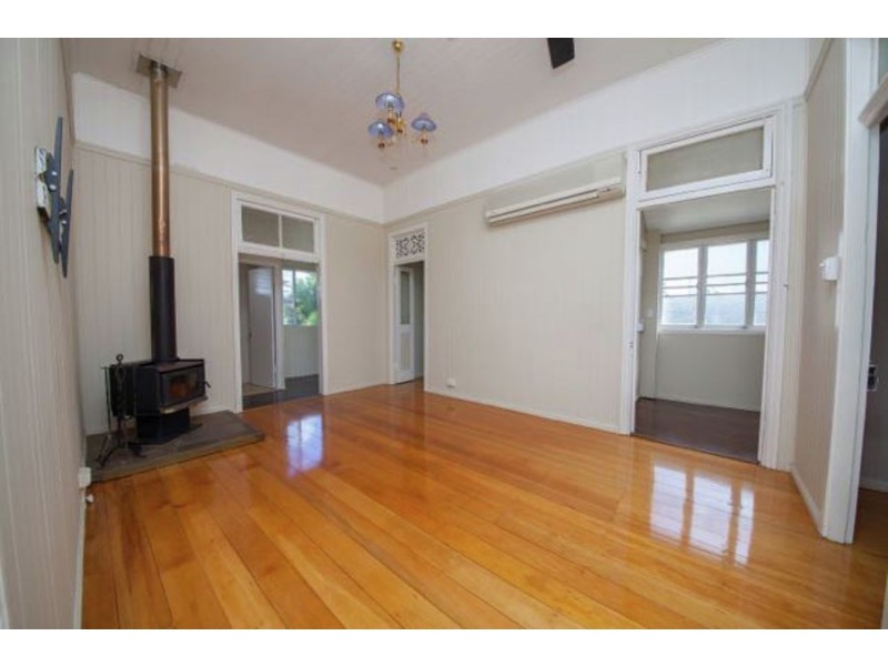 6 Shine Street, One Mile QLD 4305