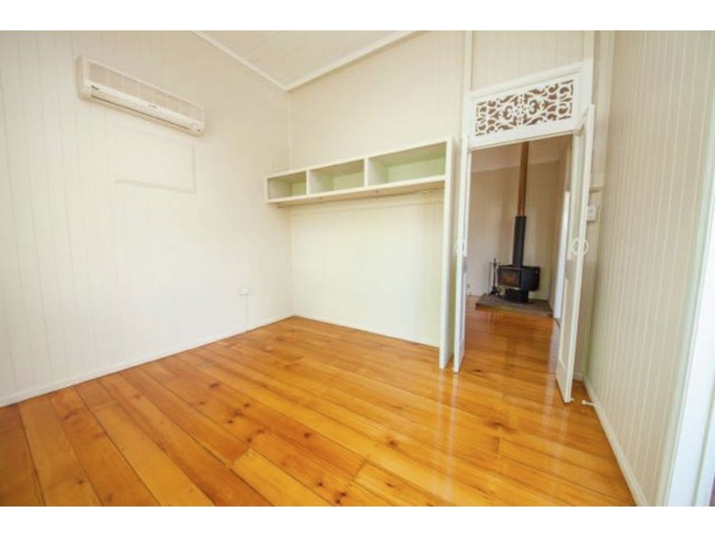 6 Shine Street, One Mile QLD 4305