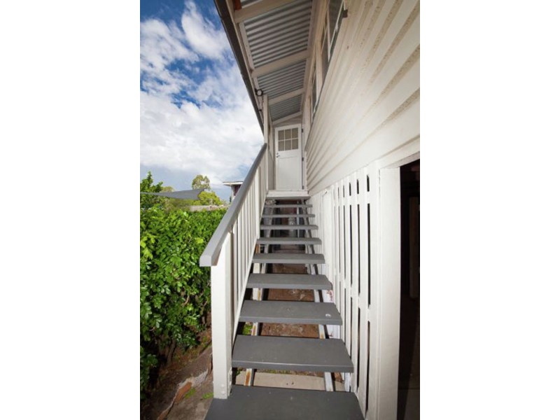 6 Shine Street, One Mile QLD 4305