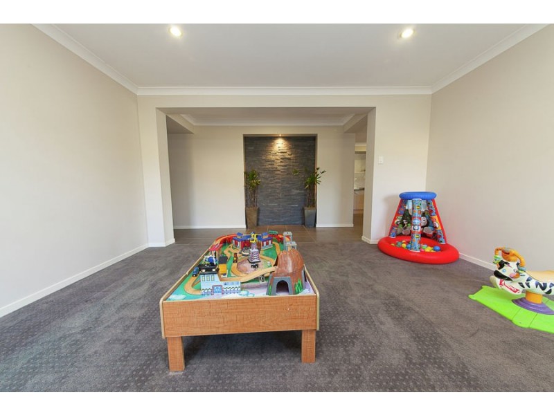 1 Waterlilly Drive, Karalee QLD 4306