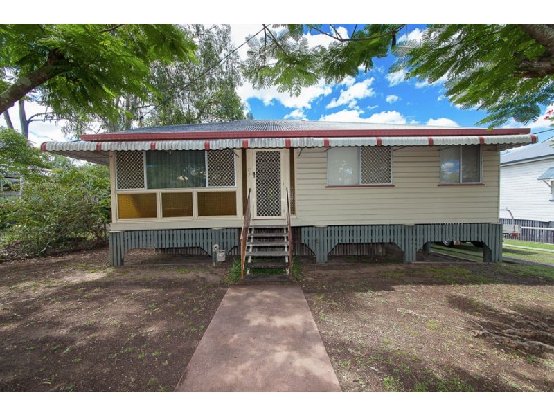 21 Waterworks Road, North Ipswich QLD 4305