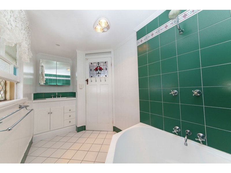 21 Waterworks Road, North Ipswich QLD 4305