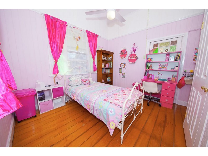 12 Thurso Street, North Booval QLD 4304