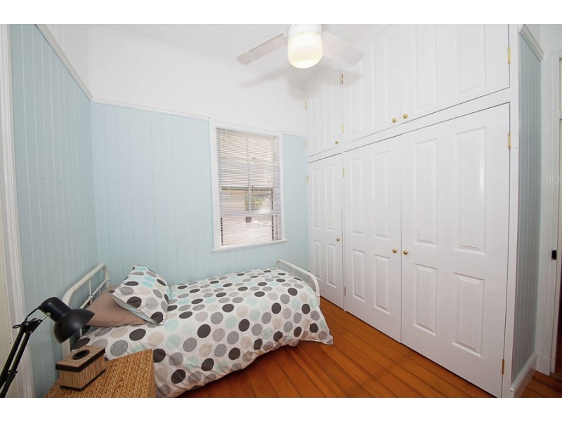 12 Thurso Street, North Booval QLD 4304