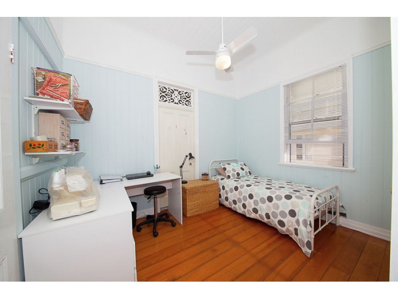 12 Thurso Street, North Booval QLD 4304