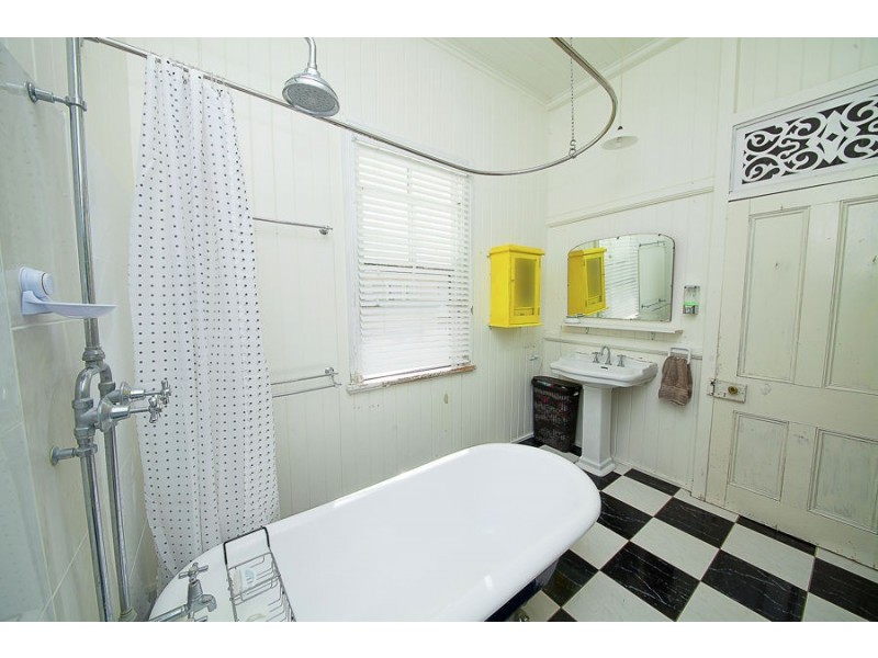 12 Thurso Street, North Booval QLD 4304