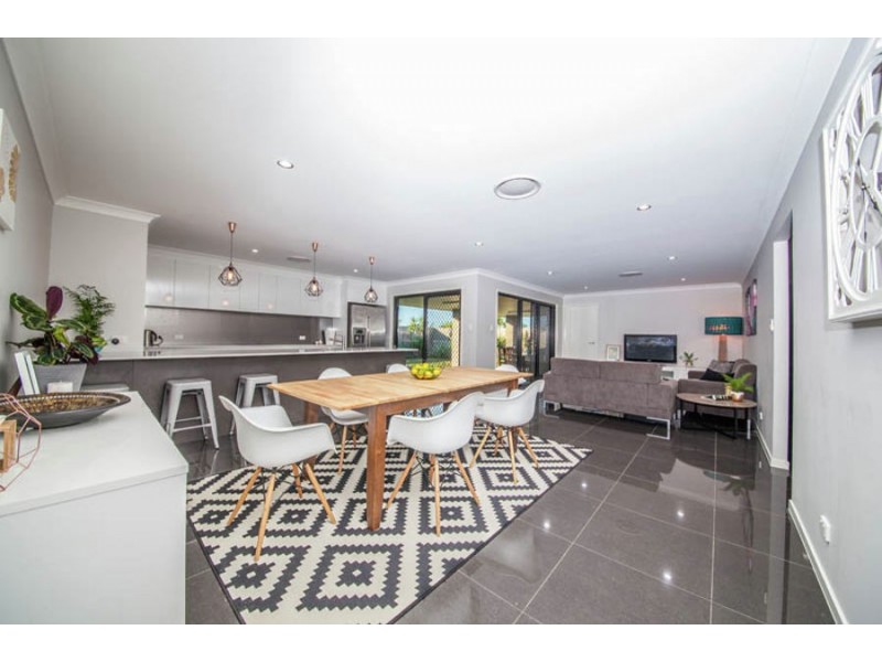 10 Boronia Street, Deebing Heights QLD 4306