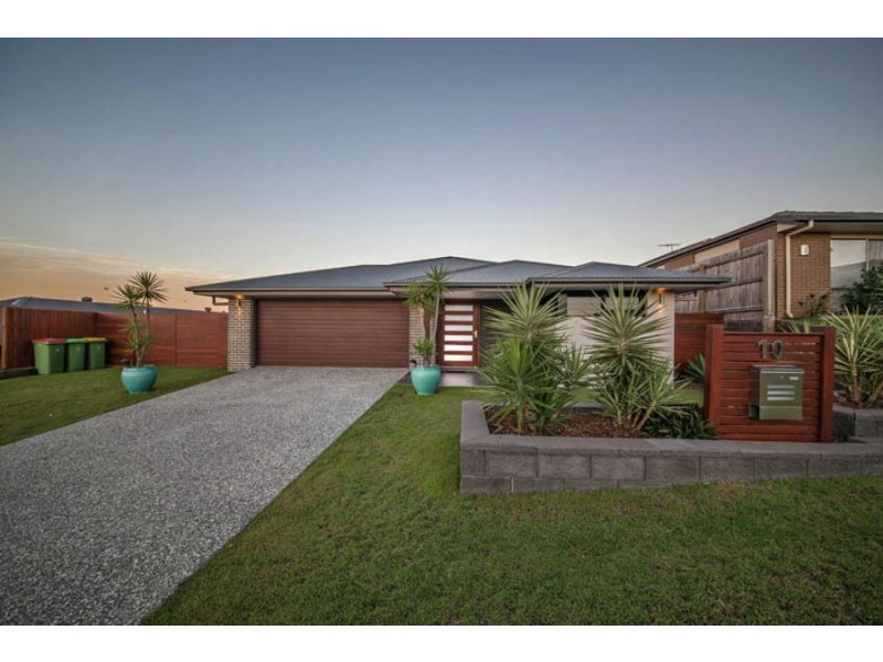 10 Boronia Street, Deebing Heights QLD 4306