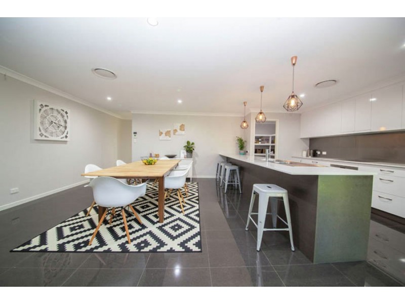 10 Boronia Street, Deebing Heights QLD 4306