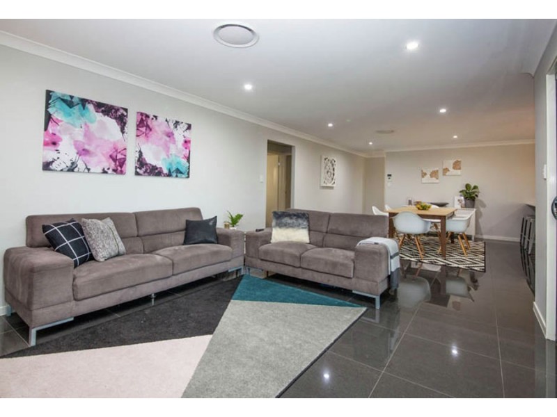 10 Boronia Street, Deebing Heights QLD 4306