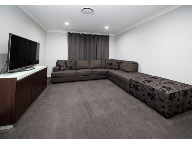 10 Boronia Street, Deebing Heights QLD 4306