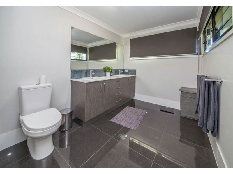 10 Boronia Street, Deebing Heights QLD 4306