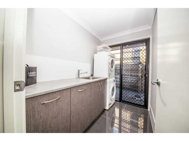 10 Boronia Street, Deebing Heights QLD 4306