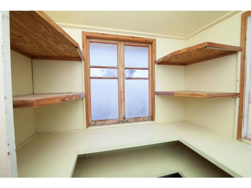 6 Auld Street, Silkstone QLD 4304