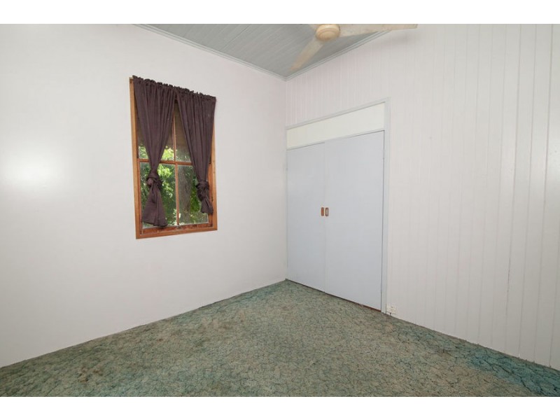 6 Auld Street, Silkstone QLD 4304