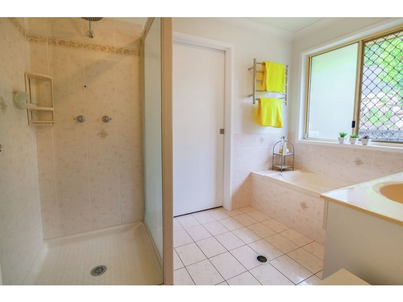 15 Bundoora drive, Karana Downs QLD 4306