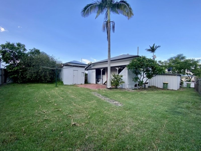 9 Edward Street, One Mile QLD 4305