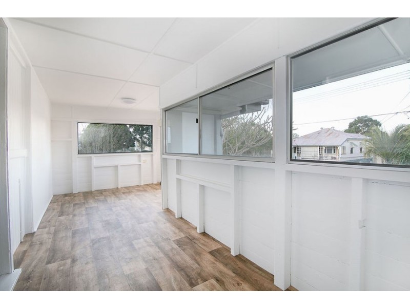 9 Edward Street, One Mile QLD 4305