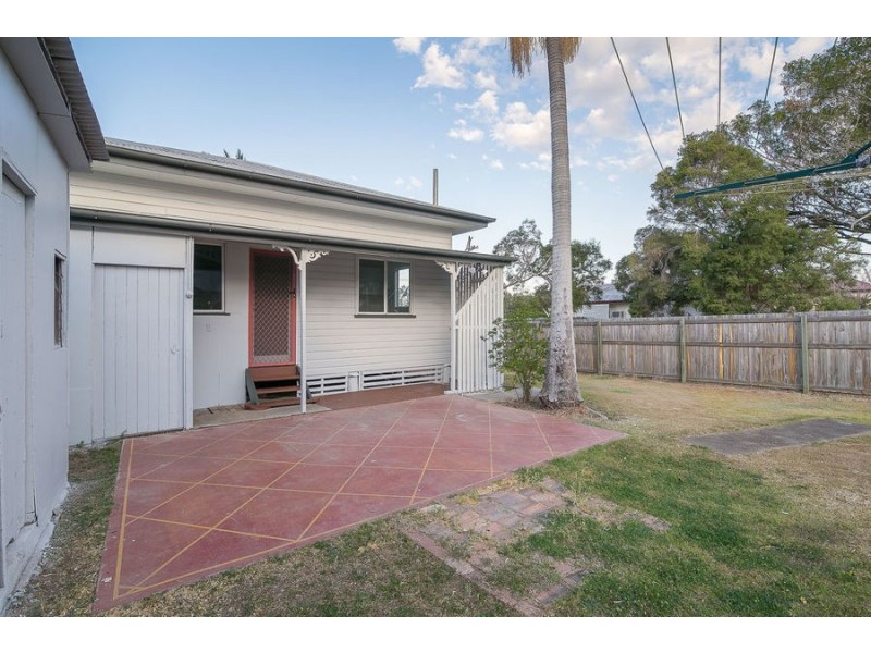 9 Edward Street, One Mile QLD 4305