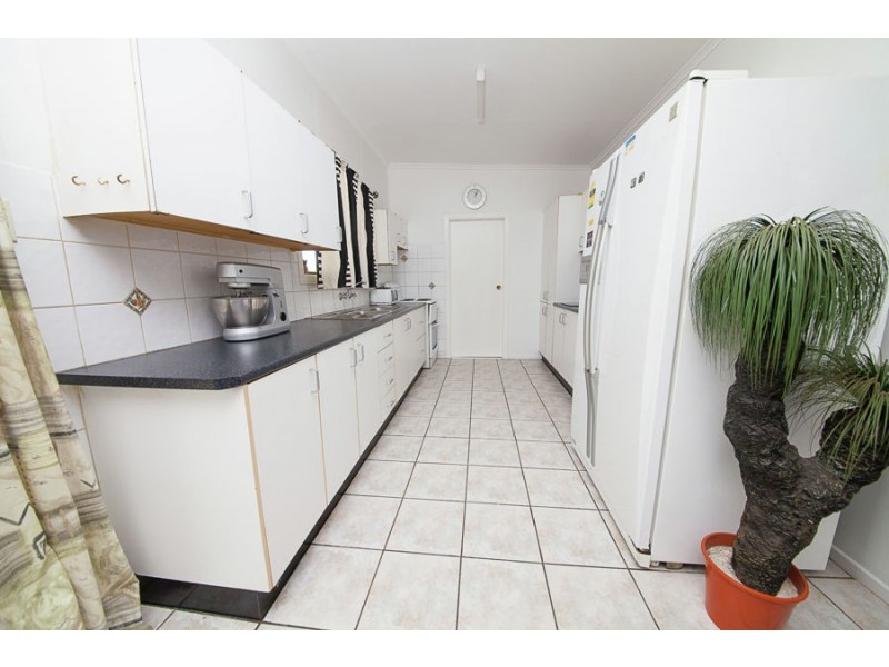 31 Earl Street, Dinmore QLD 4303