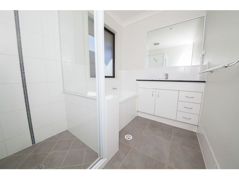 10 Friendship Place, Brassall QLD 4305