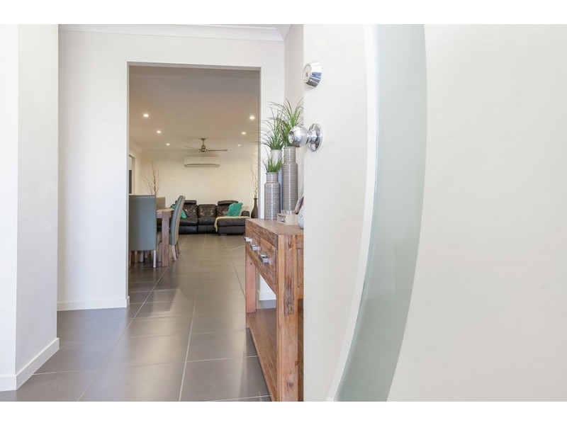 15 Currawong Street, Deebing Heights QLD 4306