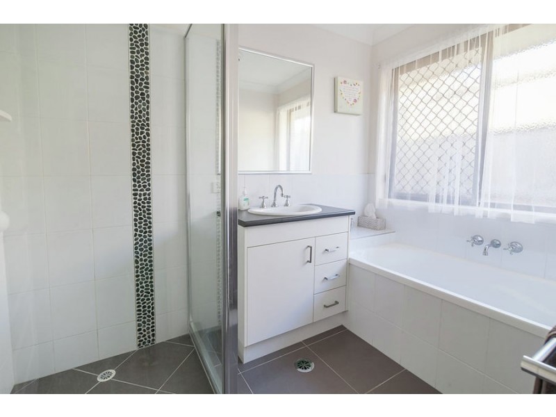 15 Currawong Street, Deebing Heights QLD 4306
