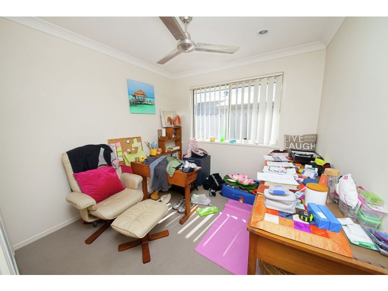 8 Tunstall Place, Brassall QLD 4305