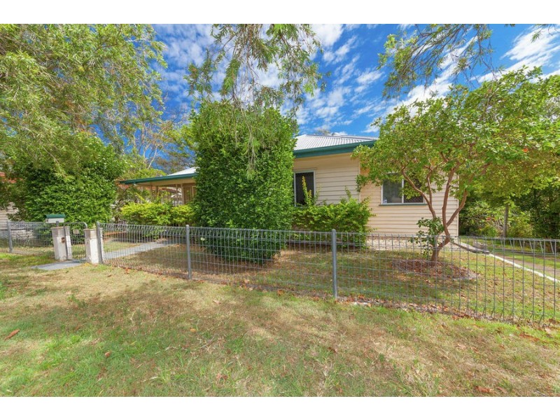 14 Wyndham street, North Ipswich QLD 4305