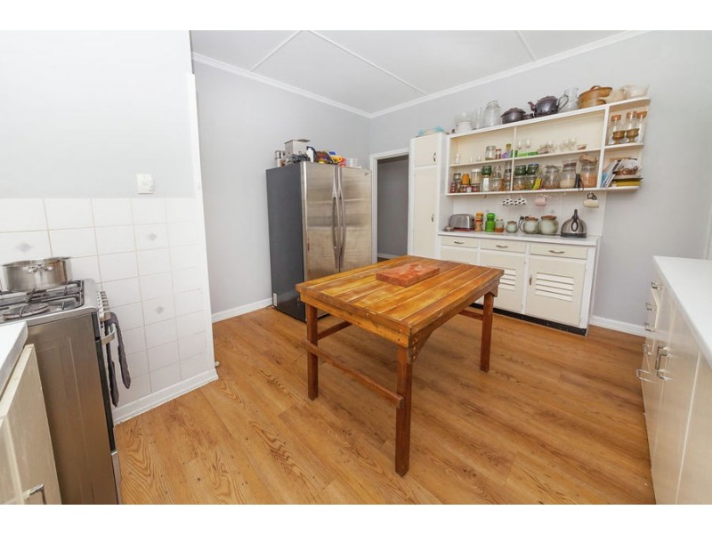 14 Wyndham street, North Ipswich QLD 4305