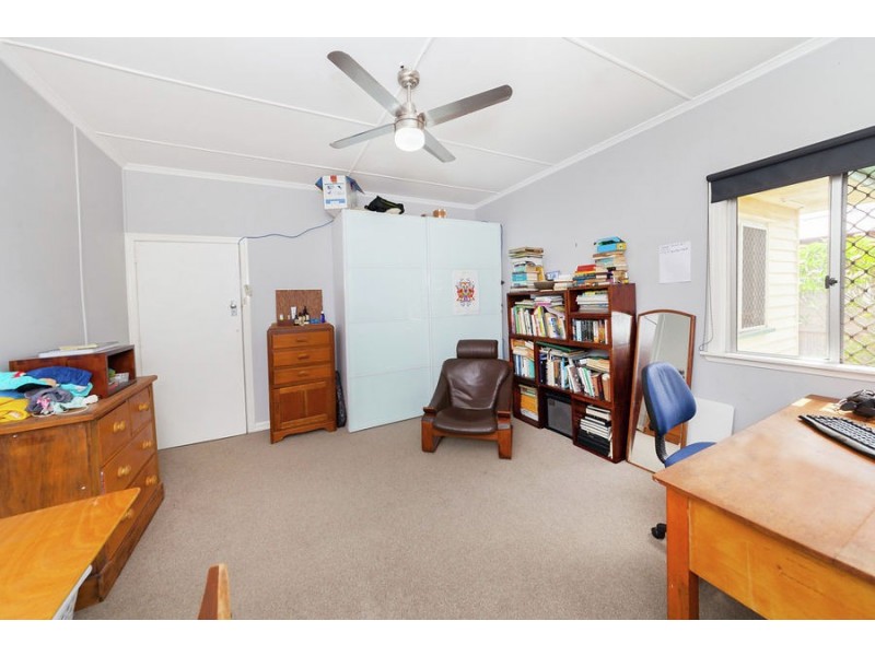 14 Wyndham street, North Ipswich QLD 4305