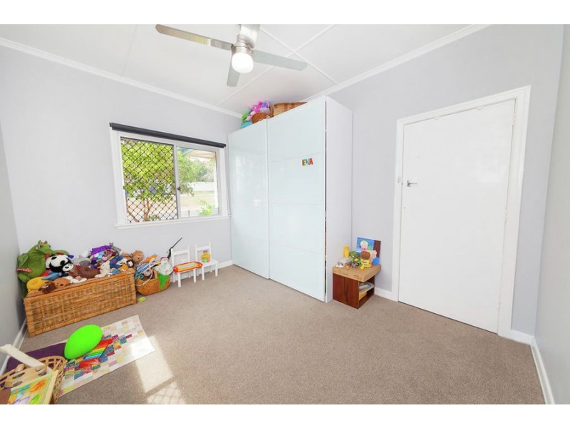 14 Wyndham street, North Ipswich QLD 4305