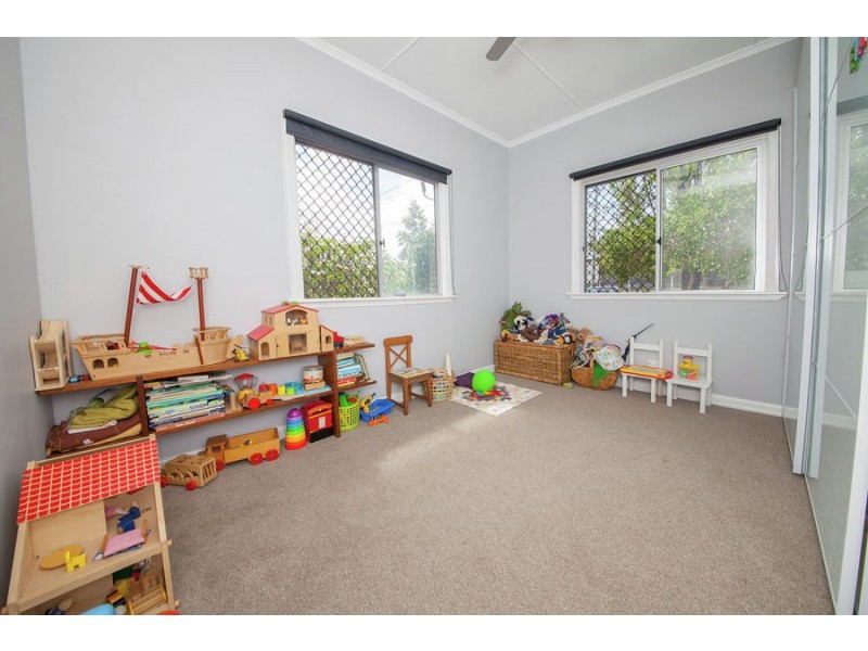 14 Wyndham street, North Ipswich QLD 4305