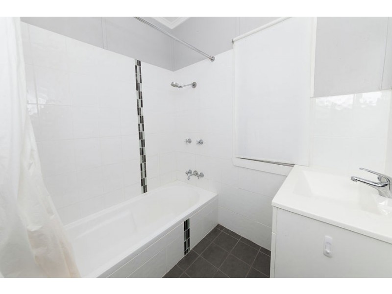 14 Wyndham street, North Ipswich QLD 4305