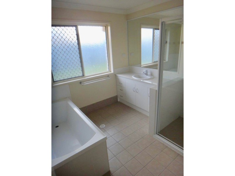 18 Aramac Street, Brassall QLD 4305