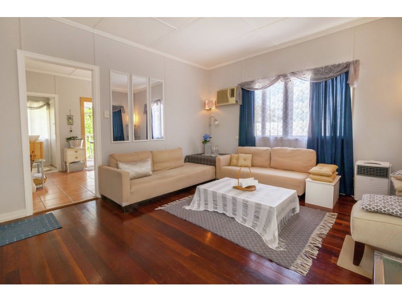 39 High Street, Bundamba QLD 4304