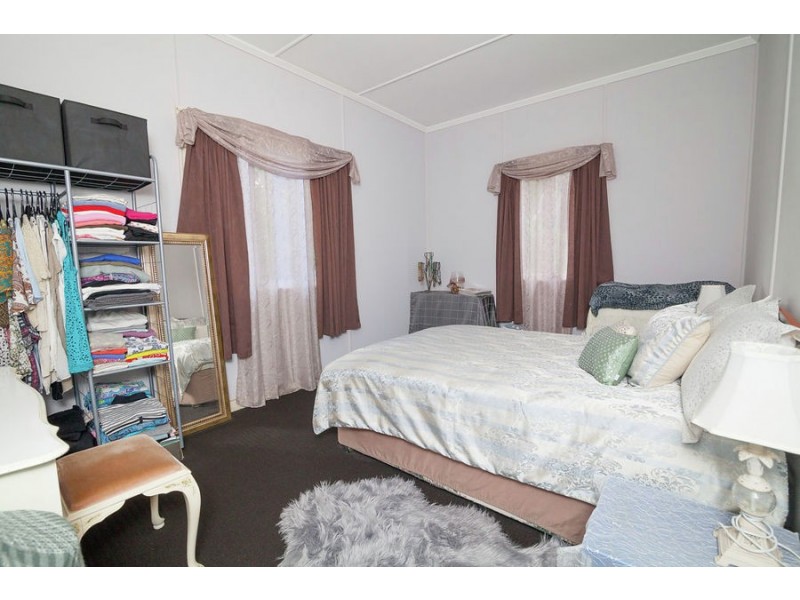 39 High Street, Bundamba QLD 4304