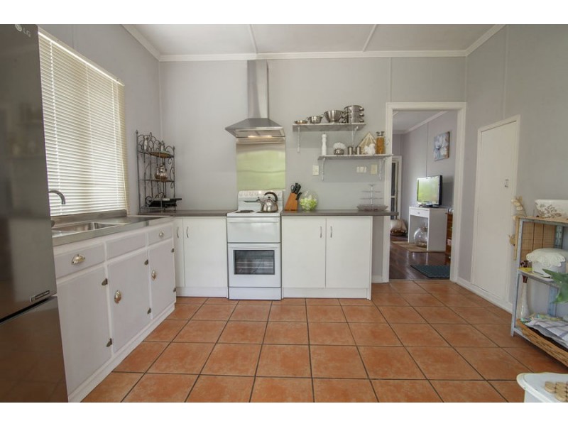 39 High Street, Bundamba QLD 4304